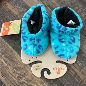 NWT Acorn Easy Bootie- Blue Leopard- kids8-9